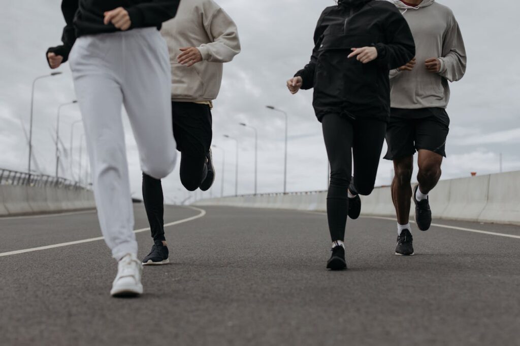people running - Best Orthobiologic Treatments for Knee Pain